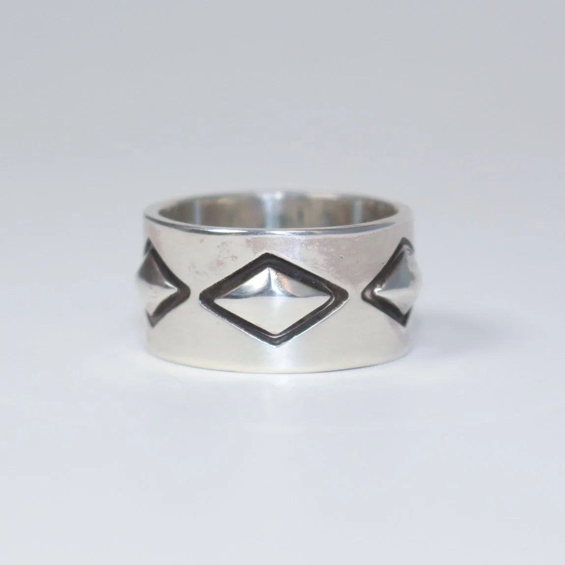 Sebastian Cilento - Triple Repoussé Diamond, Exterior Hallmarked Band