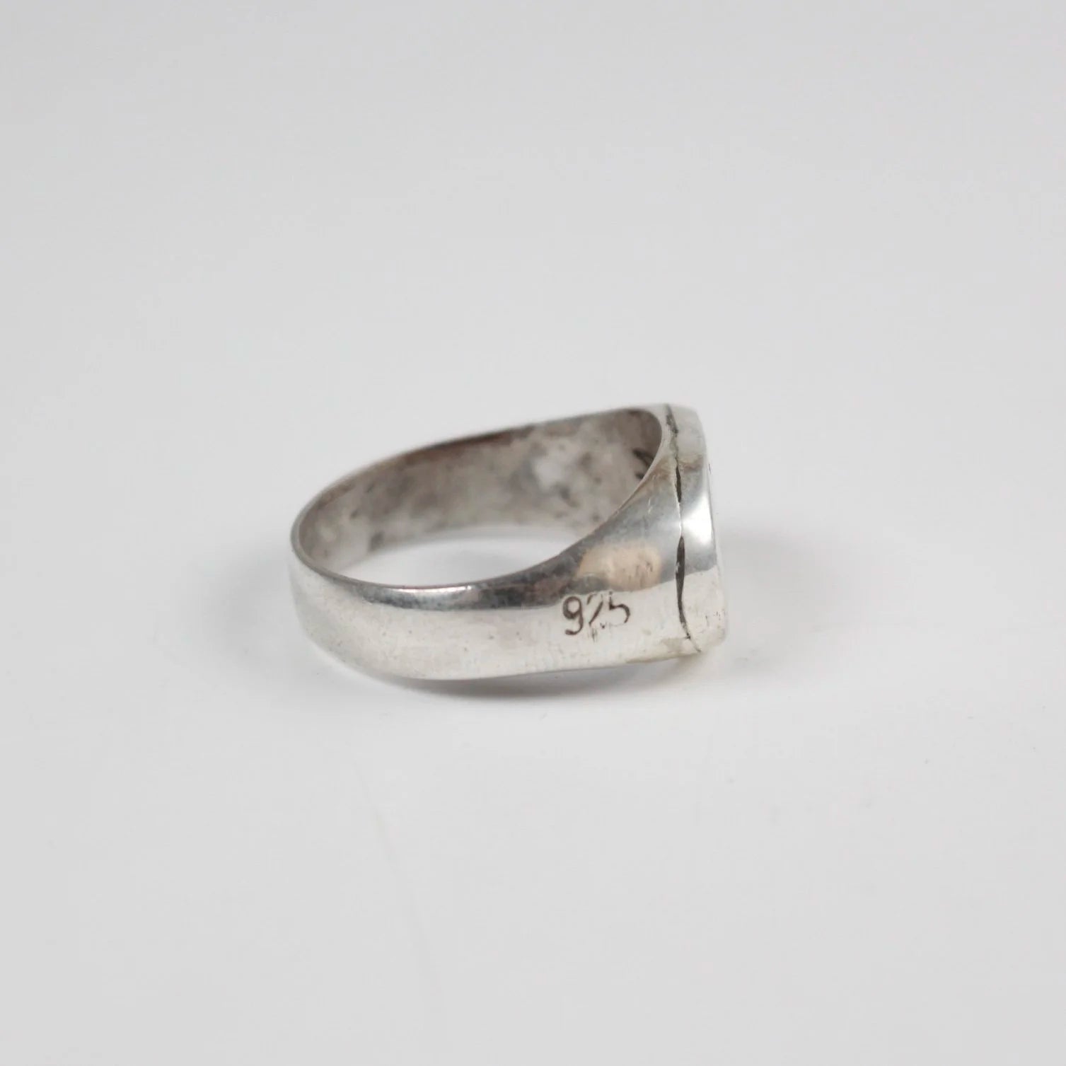 Gon Martin - Classic Blank Signet