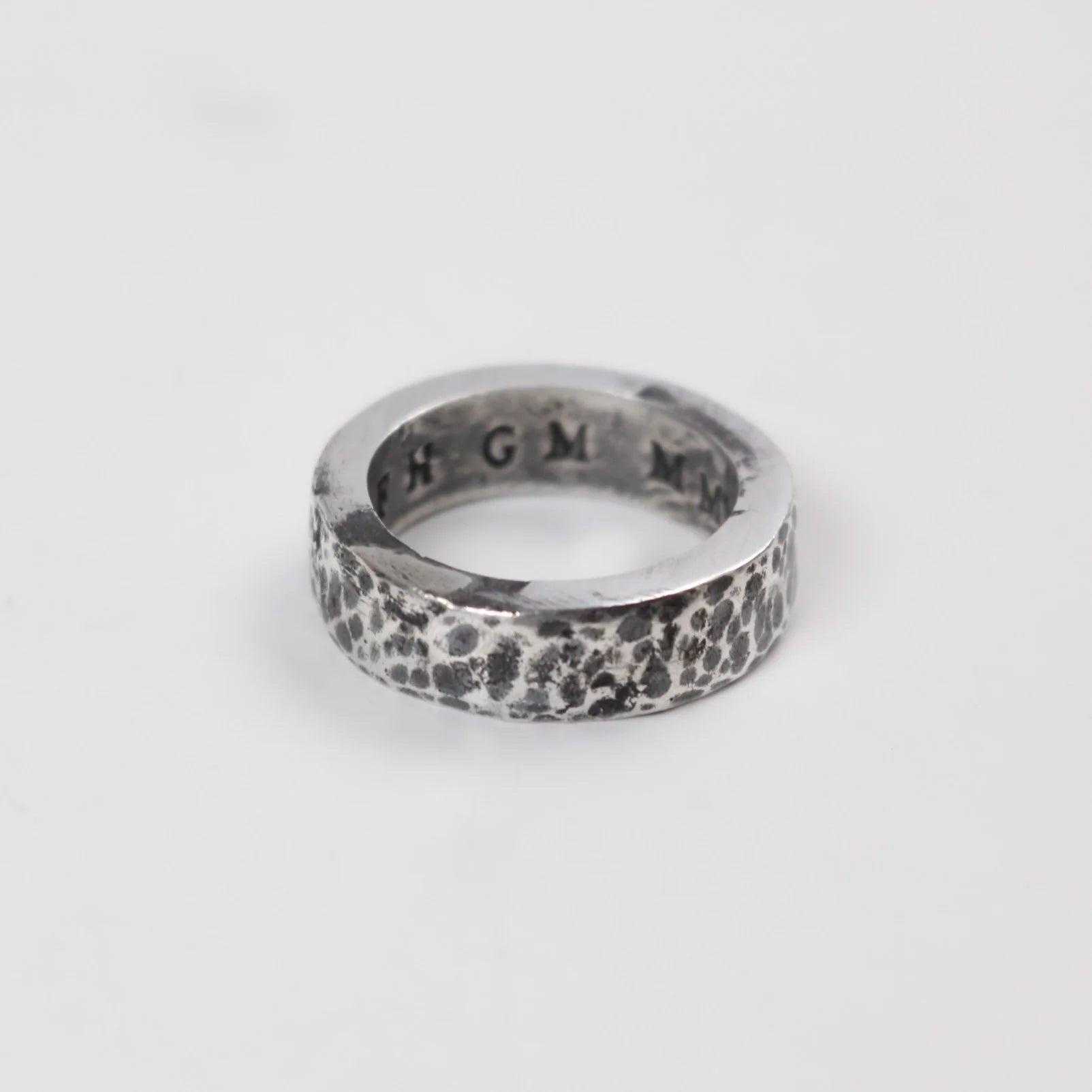 Gon Martin - Hammered Thick Band