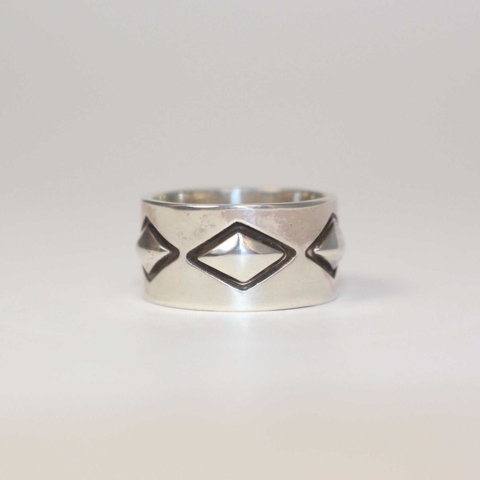 Sebastian Cilento - Triple Repoussé Diamond, Exterior Hallmarked Band