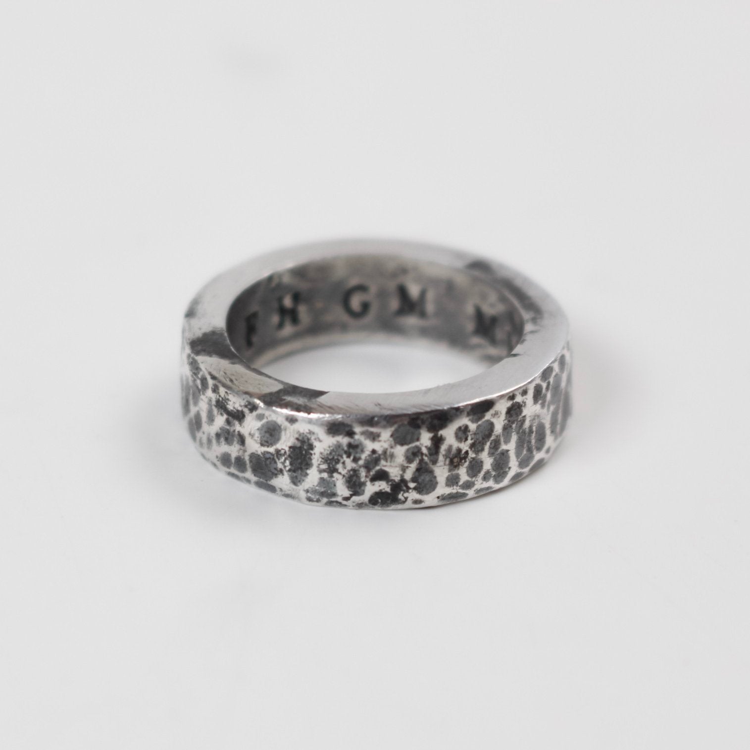Gon Martin - Hammered Thick Band