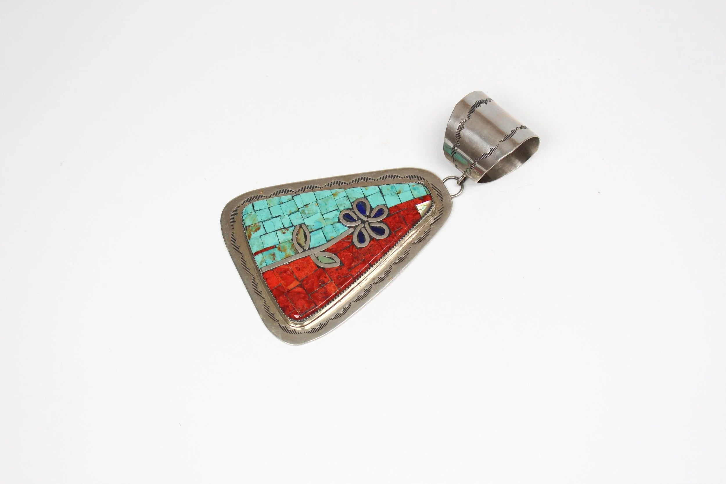 Vintage circa 1980 large Kewa (Santo Domingo) pueblo mosaic pendant